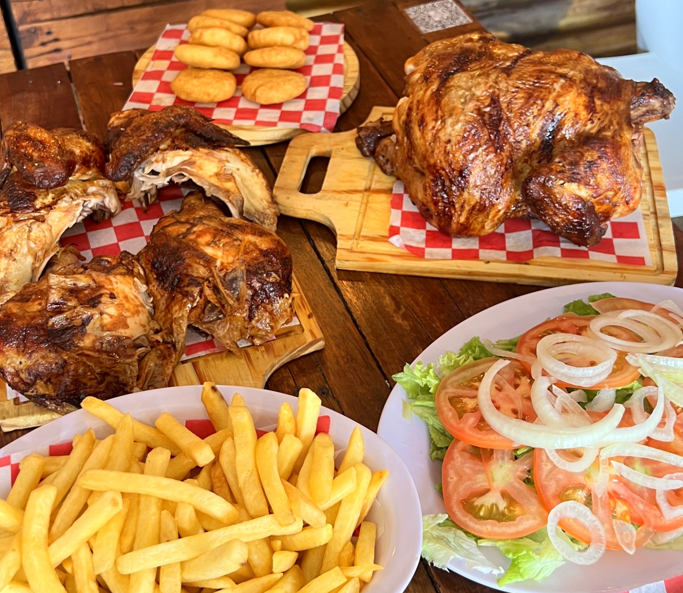 Promo: 2 Pollos con 2 guarniciones y 1 bebida de 1.5 lts